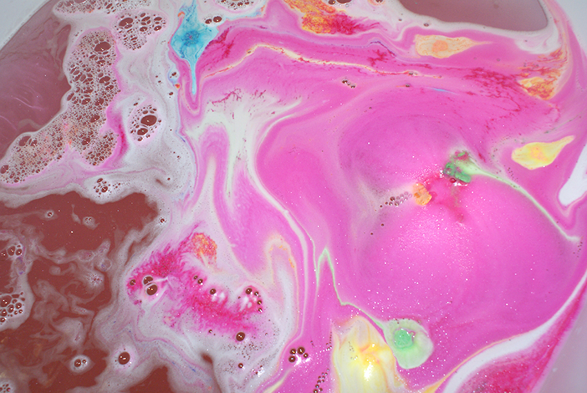 Review: Lush Luxury Lush Pud Bath Bomb – Oh My Lush